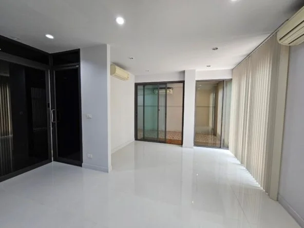 Jade-Height-Home-Ofiice-for-rent-or-sale-Rama-3-Sawasdee-Bangkok-Property