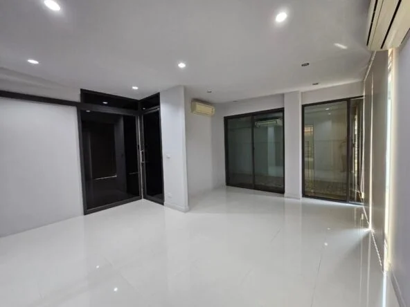 Jade-Height-Home-Ofiice-for-rent-or-sale-Rama-3-Sawasdee-Bangkok-Property