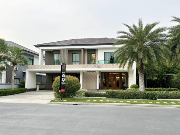 Super-Luxury-Pool-Villa-for-rent-at-The-Grand-Lux-Bangna-Suanluang-Sawasdee-Bangkok-Property-Luxury-Homes