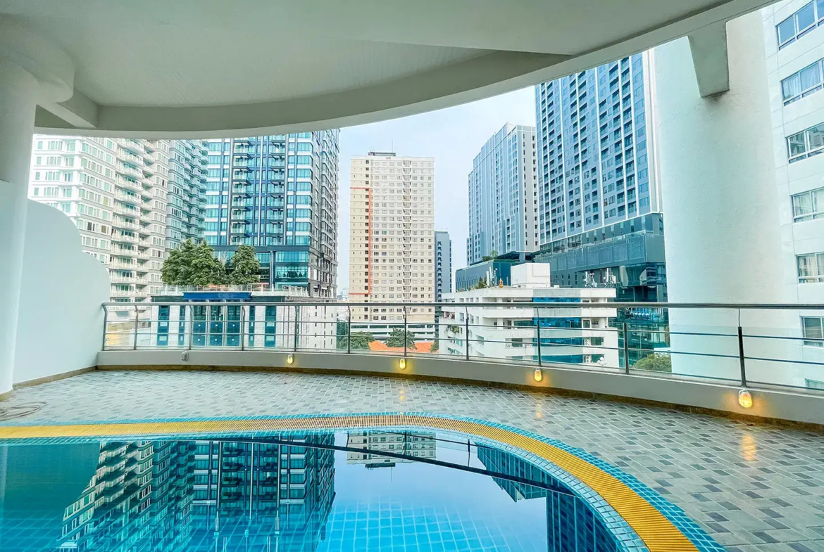 Le Raffine Condominium - duplex condo with private pool - Sawasdee Bangkok Property